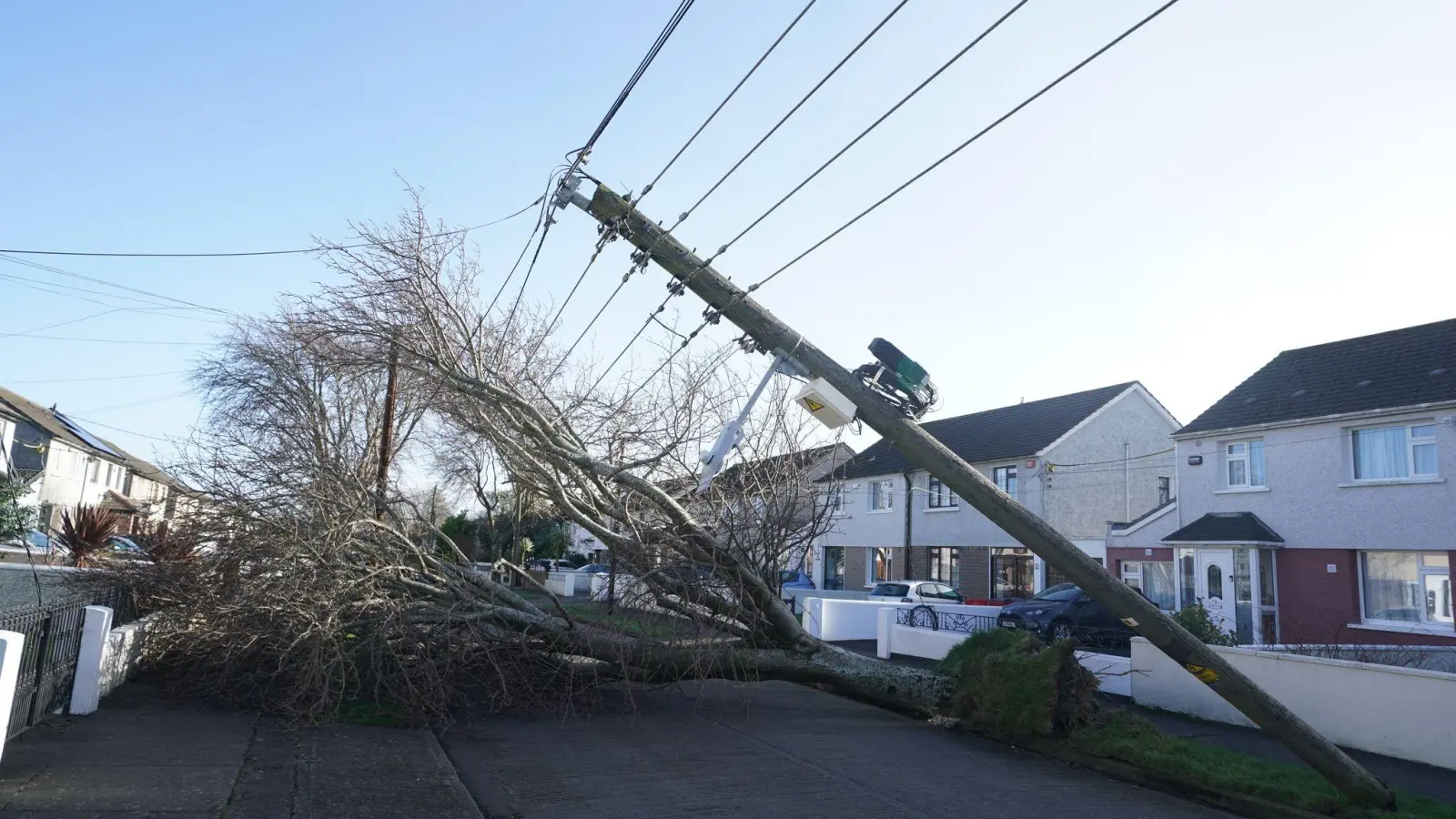 Die Insel Irland war besonders schlimm betroffen.  (Foto: Brian Lawless/PA Wire/dpa)