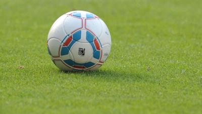 In der Fußball-Bezirksliga Süd gab es zwei Nachholspiele und eine vorgezogene Partie. (Foto: picture alliance/dpa/Carmen Jaspersen)