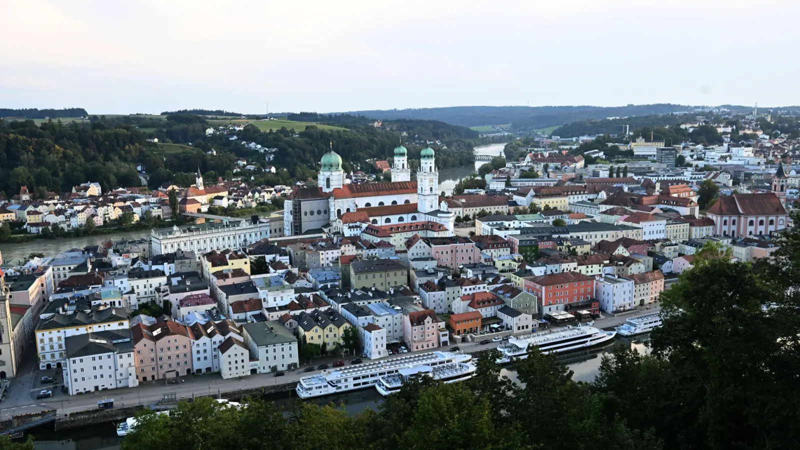 In Passau gab es bei der Kommunalwahl eine Stichwahl zwischen den Kandidaten von SPD und CSU. (Archivbild)  (Foto: Felix Hörhager/dpa)