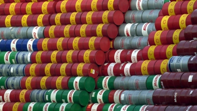 Das Überangebot an Öl steigt, während die Nachfrage zurückgeht. (Archivfoto) (Foto: Kay Nietfeld/dpa)