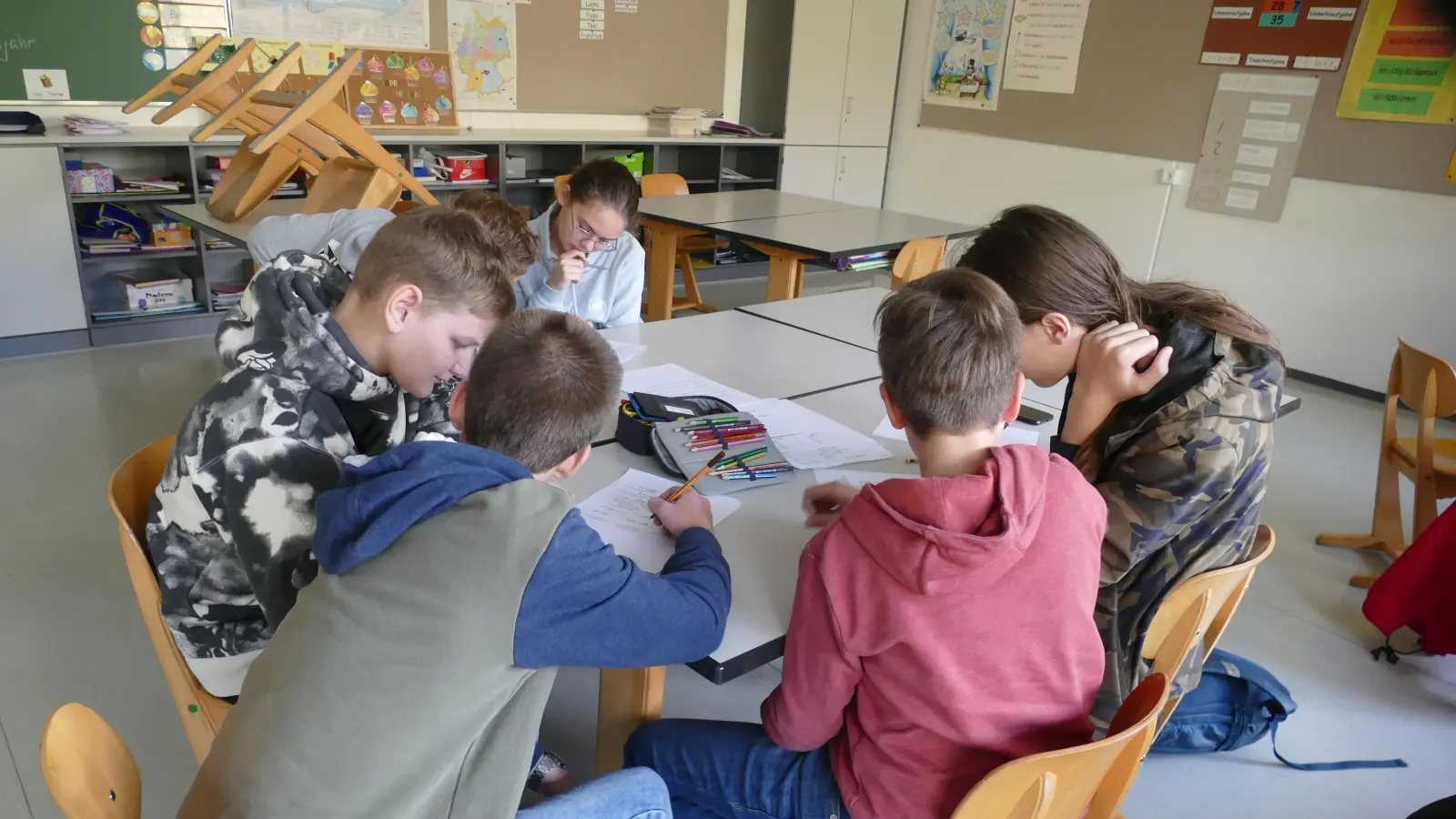 In Gesprächen wird sich ausgetauscht. (Foto: Helmut Meixner)