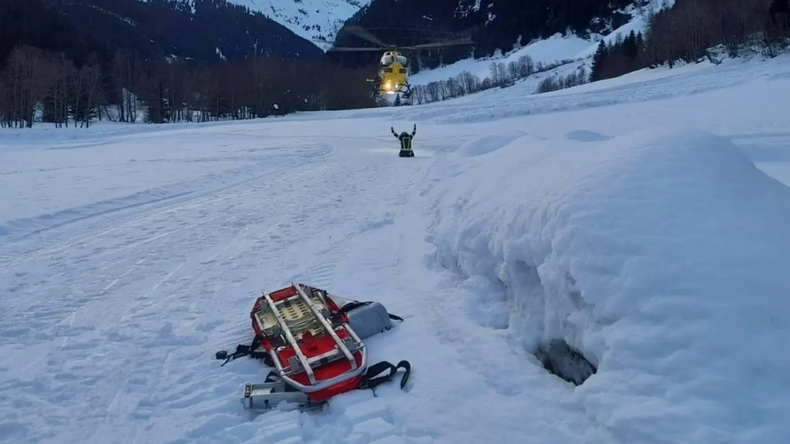 Einsatz der italienischen Bergrettung in der Nähe von Ratschings. Eine deutsche Gruppe wurde von einer Lawine erfasst. (Foto: -/ Soccorso Alpino/dpa)