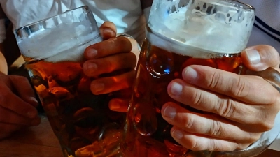 Ein Prosit der Gemütlichkeit auf die beliebte Kirchweih! (Foto: Christian Treffer)