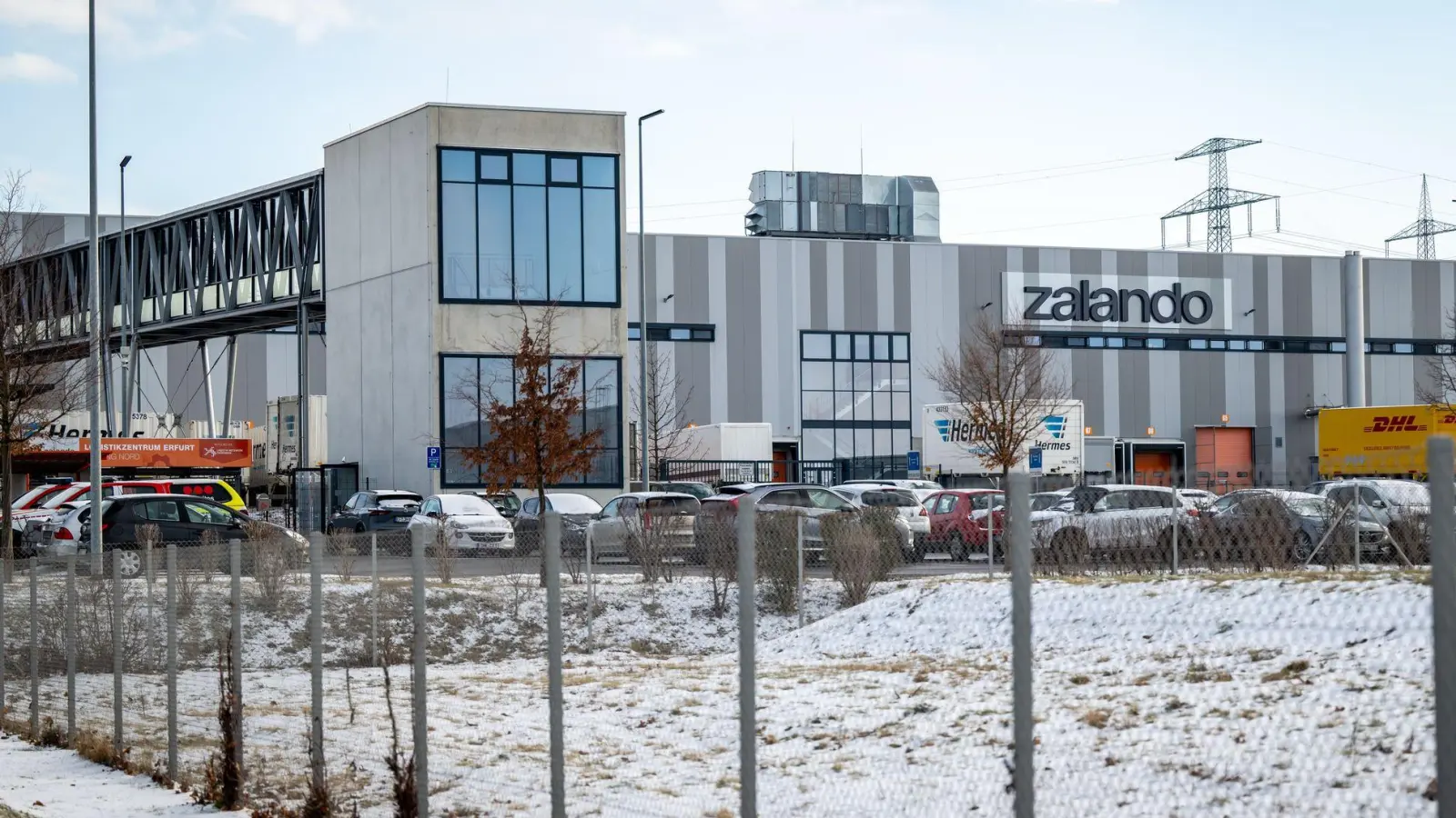 Zalando will in Erfurt den Stecker ziehen – Tausende Jobs wackeln, Politik und Beschäftigte fühlen sich überrumpelt.  (Foto: Jacob Schröter/dpa)