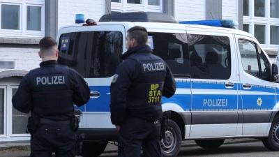 Insgesamt waren bei dem Einsatz mehr als 1000 Beamte der Bundespolizei und der Staatsanwaltschaft beteiligt. (Foto: Gianni Gattus/dpa)