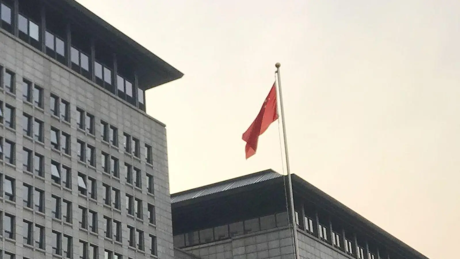 Das chinesische Handelsministerium hat bekanntgegeben, dass es Anti-Dumping-Untersuchungen gegen bestimmte Chemikalien aus der EU, den USA, Japan und Taiwan durchführen werde. (Foto: Oliver Zhang/AP/dpa)