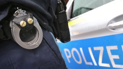 Bei der Wohnungsdurchsuchung des Tatverdächtigen fand die Polizei ein Messer. (Symbolbild) (Foto: Karl-Josef Hildenbrand/dpa)