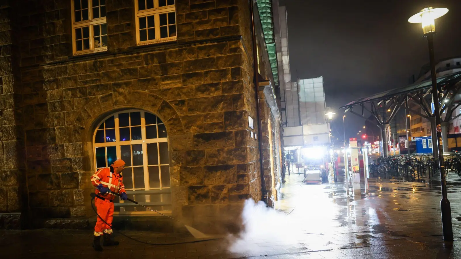 Millionen Menschen in Deutschland arbeiten nachts. (Archivbild) (Foto: Christian Charisius/dpa)