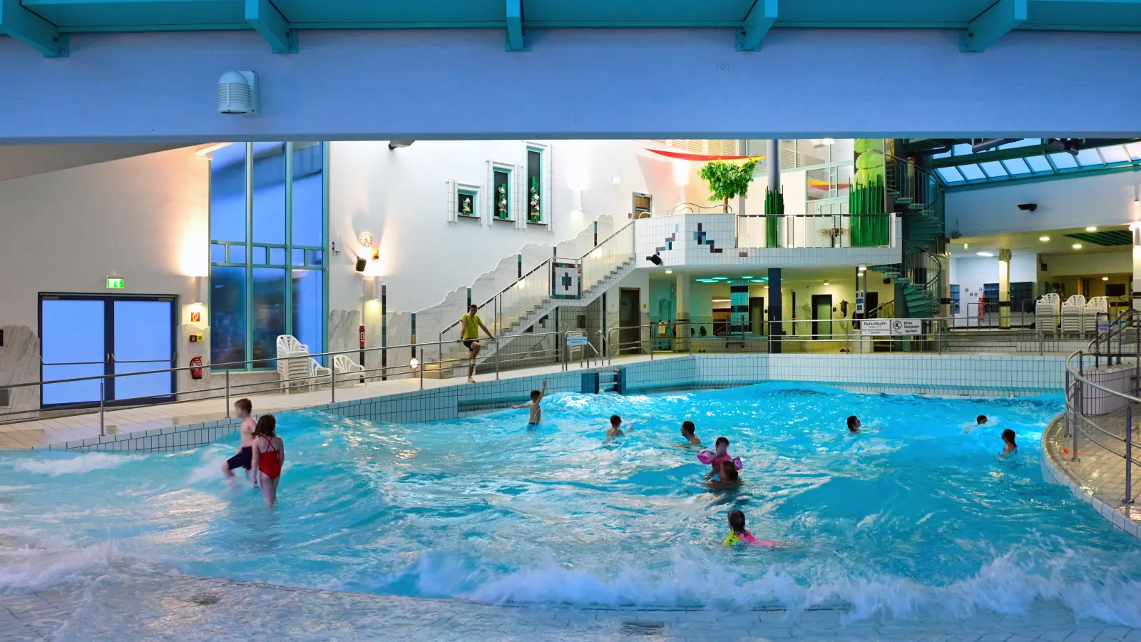 Das Aquella in Ansbach soll seit Jahren saniert und modernisiert werden. Doch es gab keine Fördergelder. Allerdings führt an einer Betonsanierung nun kein Weg mehr vorbei. (Archivfoto: Jim Albright)