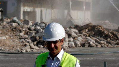 Auf dem alten Athener Flughafengelände entsteht derzeit ein neuer Stadtteil. Ministerpräsident Kyriakos Mitsotakis war beim Spatenstich zu dem Großprojekt dabei. (Foto: Thanassis Stavrakis/AP/dpa)