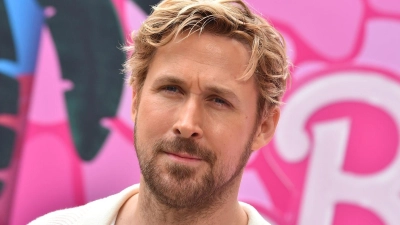 Schauspieler Ryan Gosling verkörpert im Film „Barbie“ den Freund der Barbie-Puppe. (Foto: Jordan Strauss/Invision/AP/dpa)