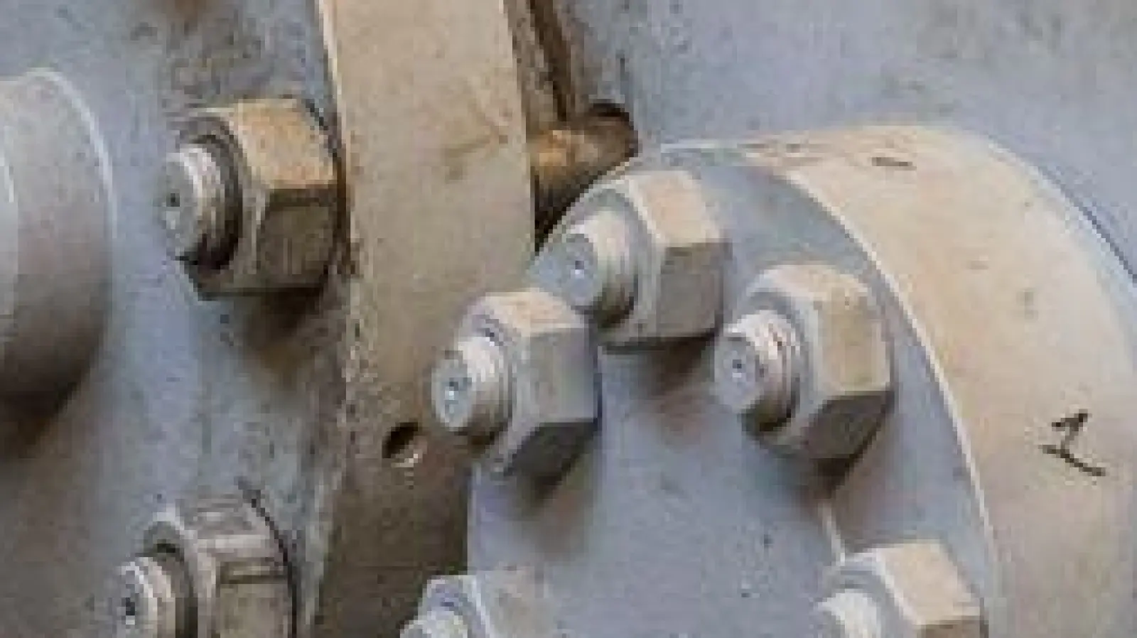 Derzeit sind die Gasspeicher fast leer - Bayern fordert vom Bund die Einrichtung einer nationalen Gasreserve, um einen Versorgungsmangel zu verhindern. (Illustration) (Foto: Peter Kneffel/dpa)