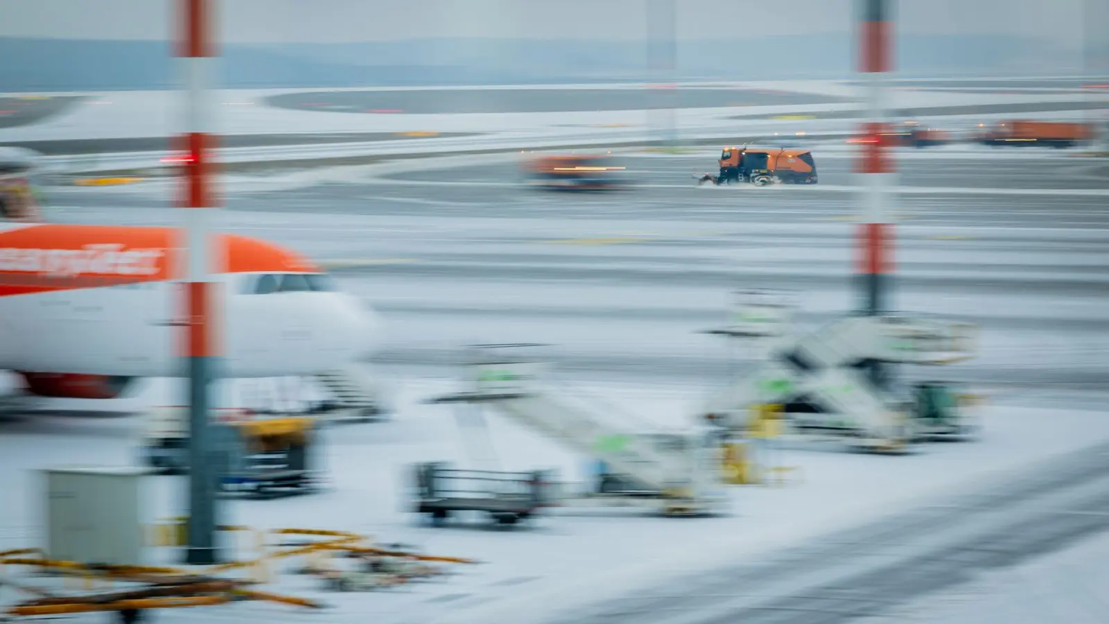 Am Hauptstadtflughafen BER ging am Donnerstagabend gar nichts mehr. (Foto: Christoph Soeder/dpa)