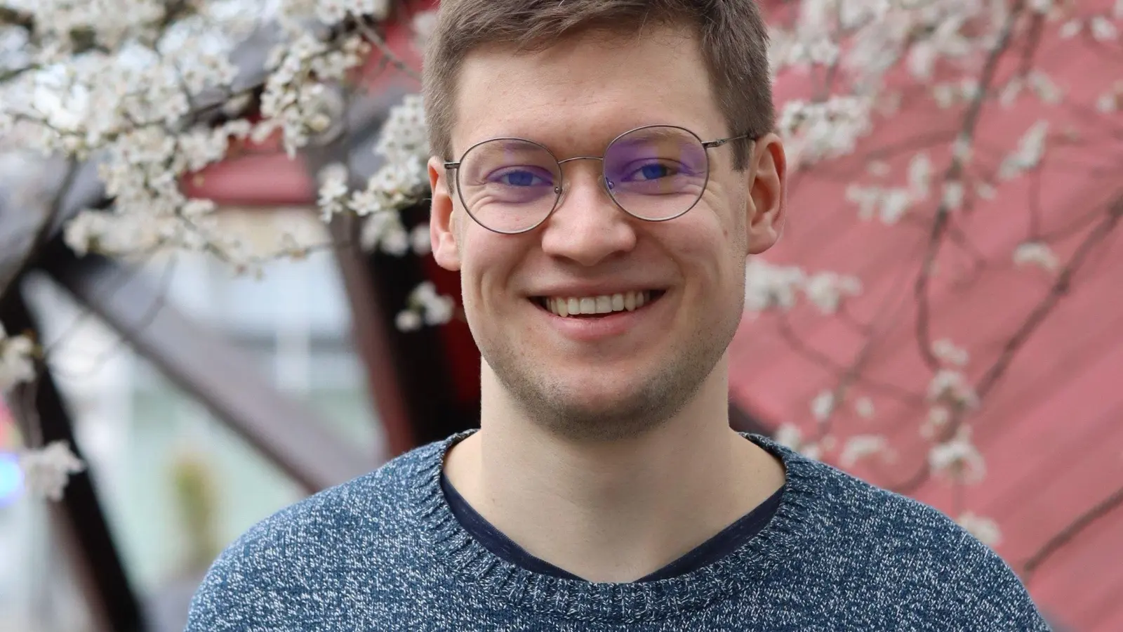 Lukas Eitel tritt im Wahlkreis 241 Erlangen und damit auch in der Verwaltungsgemeinschaft Uehlfeld für „Die Linke“ an. (Foto: Hanna Wanke)