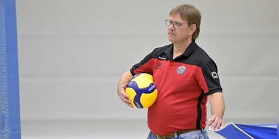 Blickt zuversichtlich auf die neue Spielzeit voraus: Trainer Armin Hoefer. (Foto: Martin Rügner)