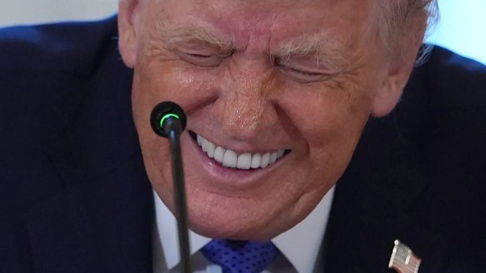 US-Präsident Trump will, dass die großen Ölkonzerne seines Landes mindestens 100 Milliarden Dollar in Venezuela investieren.  (Foto: Evan/AP/dpa)