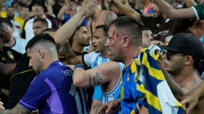 Vor dem Spiel zwischen Brasilien und Argentinien kam es auf den Tribünen zu gewaltsamen Auseinandersetzungen. (Foto: Silvia Izquierdo/AP/dpa)