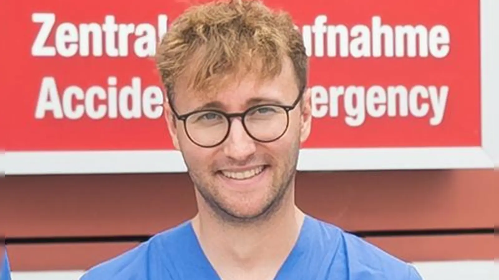 Landrat Marco Meier, hier bei einer Hospitation im ANregiomed-Klinikum Ansbach, möchte an seiner Strategie zur Öffentlichkeitsarbeit in der Krankenhausfrage festhalten.  (Archivbild: ANregiomed/Rainer Seeger)