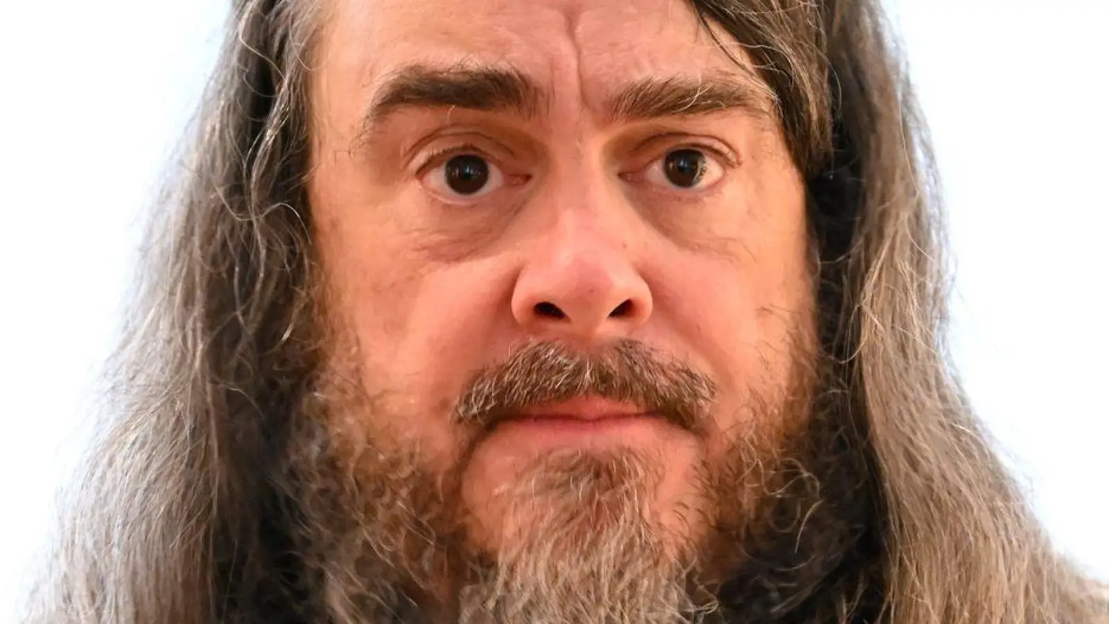 Der Künstler Jonathan Meese trauert um seiner Mutter. (Archivbild) (Foto: Martin Schutt/dpa)