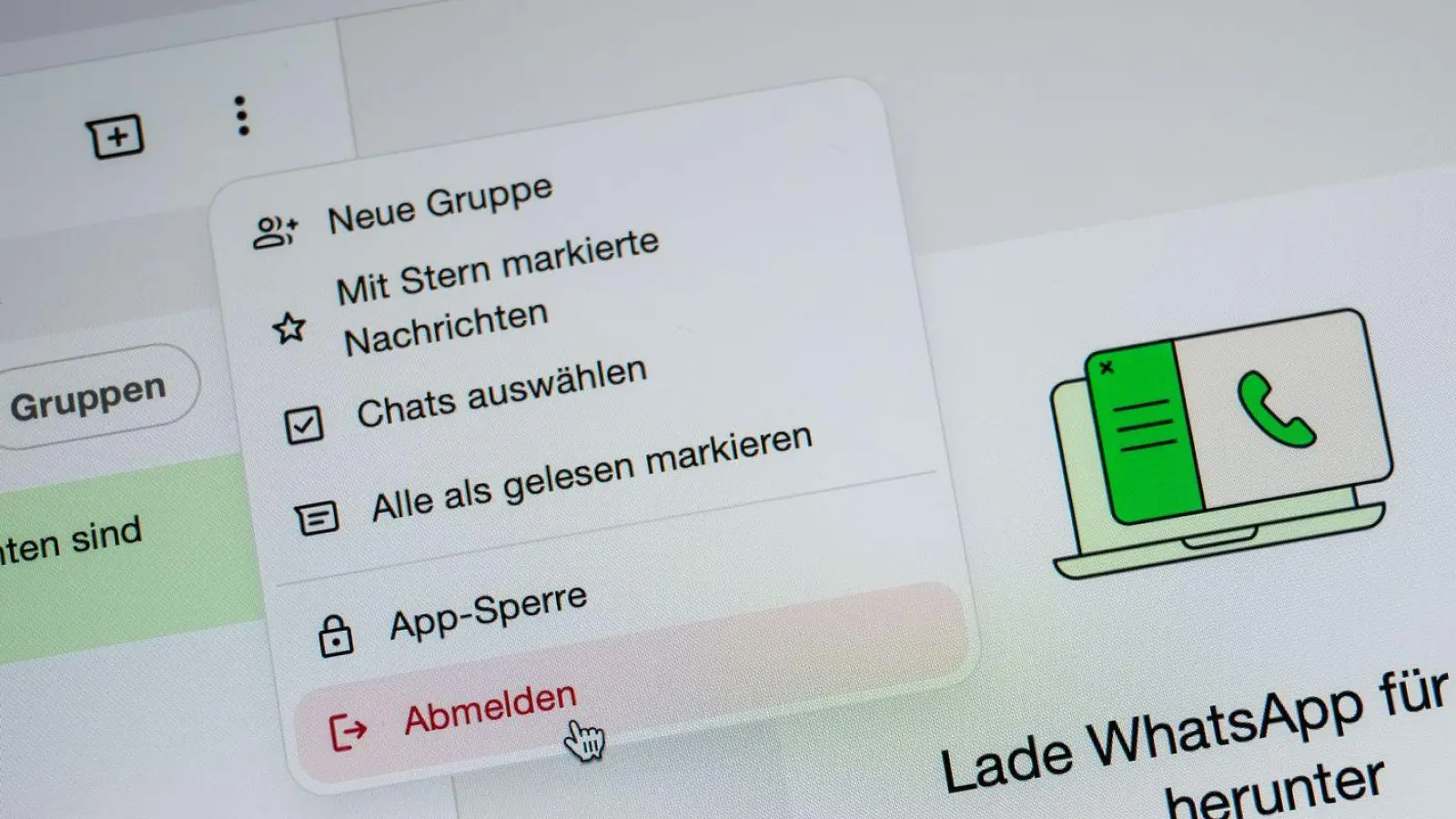 Whatsapp im Browser benutzt? Dann hinterher das Abmelden nicht vergessen. (Foto: Nico Tapia/dpa-tmn)