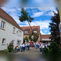 Freuen auch Sie sich auf stimmungsvolle Tage und den festlich geschmückten Kerwa-Baum! (Foto: Alexander Biernoth)