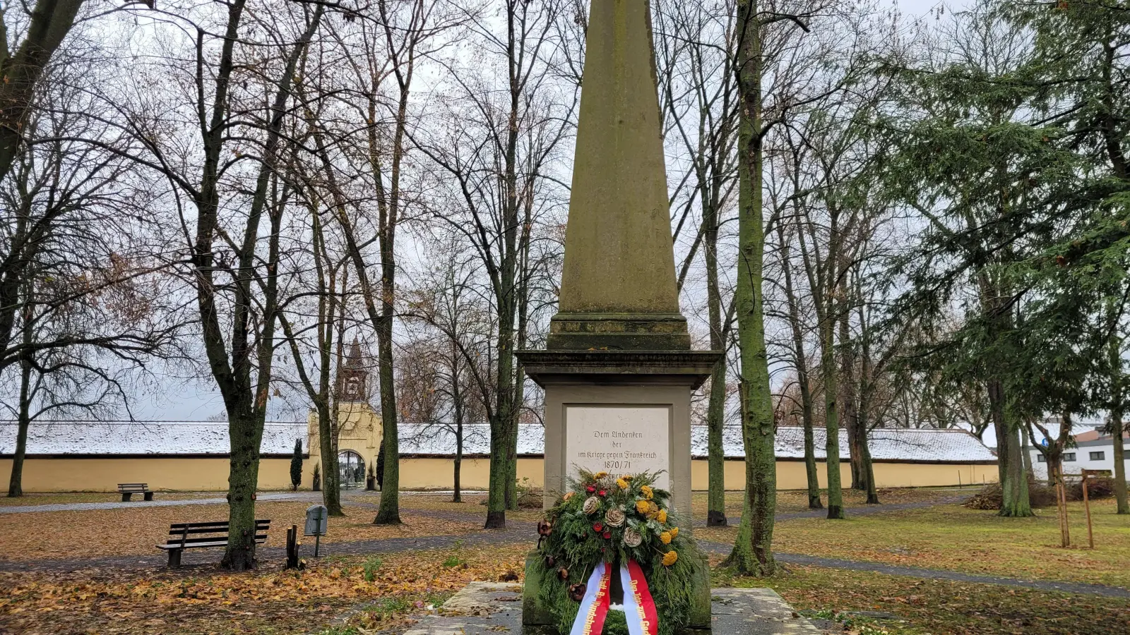„Im Gegensatz zu vielen anderen Denkmälern des Deutsch-Französischen Krieges von 1870/71 kommt das von der Stadt Windsheim errichtete Denkmal ohne klassische, auf Glorifizierung und Triumph abzielende Funktionszuweisung aus“ schreibt Dr. Wolfgang Mück. (Foto: Nina Daebel)