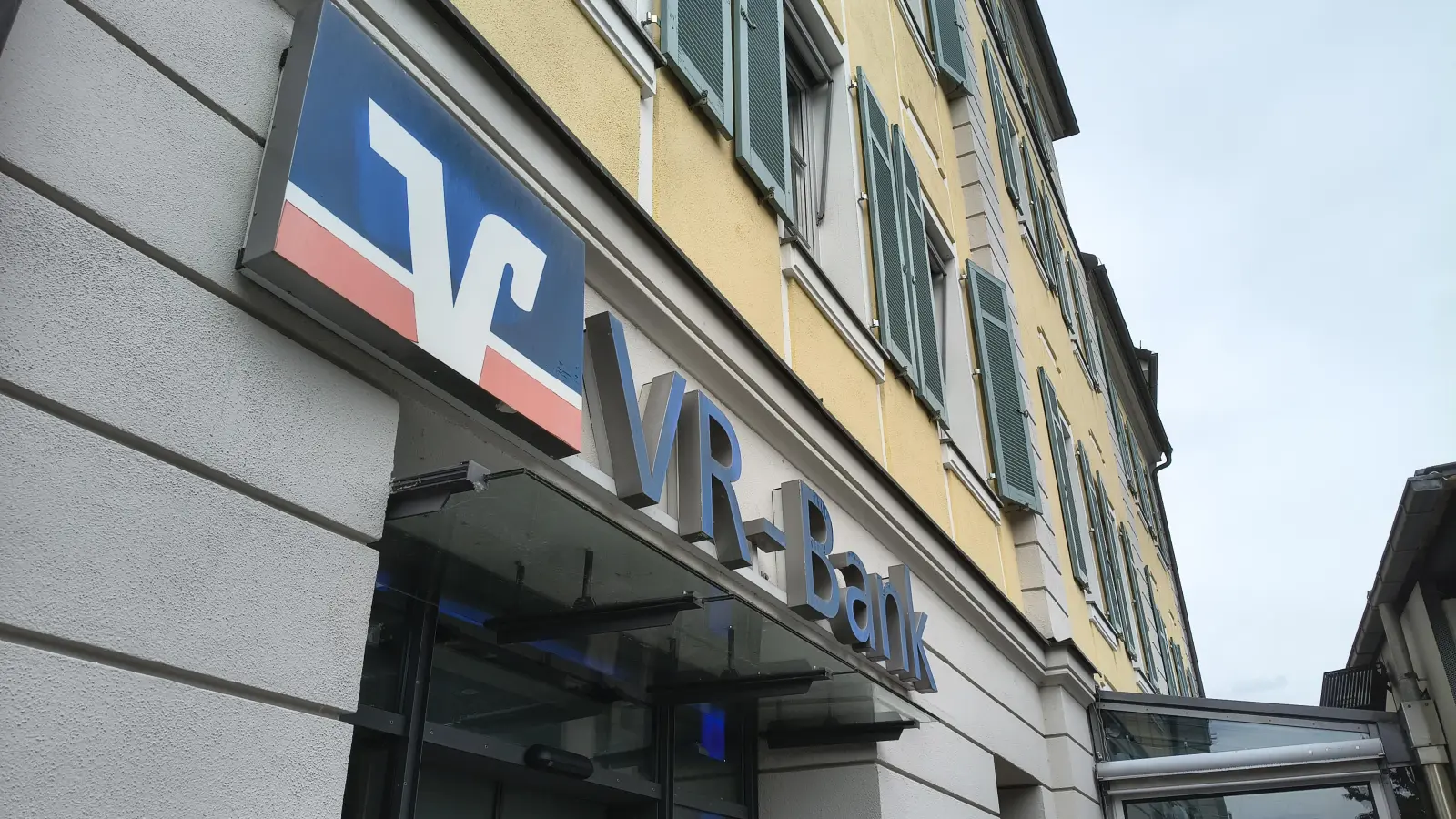 Es läuft gut bei der VR-Bank Mittelfranken Mitte. Trotz schwieriger wirtschaftlicher Rahmenbedingungen wuchs die Bilanzsumme auf 4,6 Milliarden Euro. Bis 2029 soll die Zahl bei mehr als sechs Milliarden liegen. (Foto: Robert Maurer)