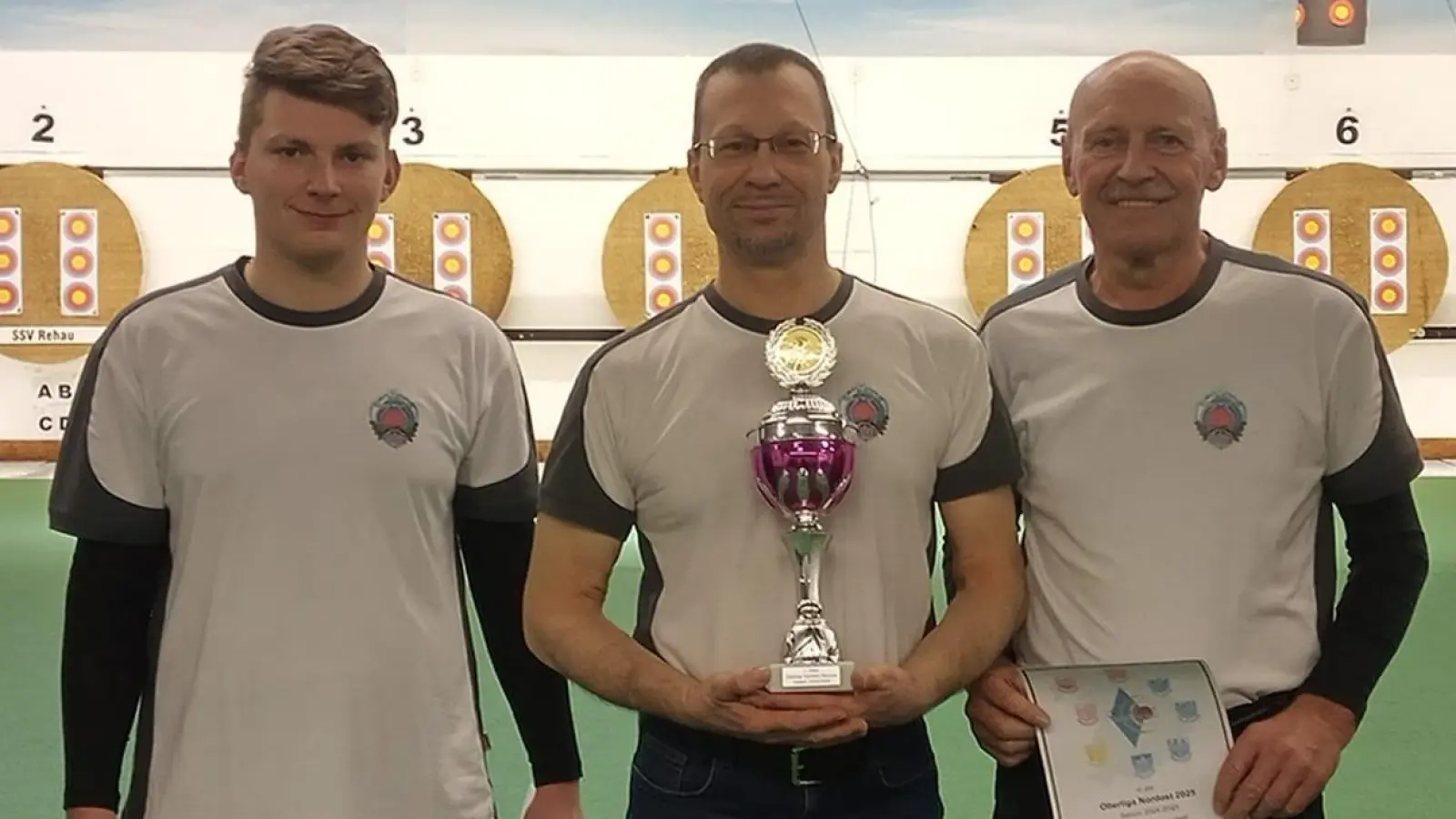 Das Bogenteam des SV Edelweiß Neuendettelsau von links: Elias-Jannis Grießmeier, Andreas Hindera und Günter Betz. (Foto: Margit Betz)