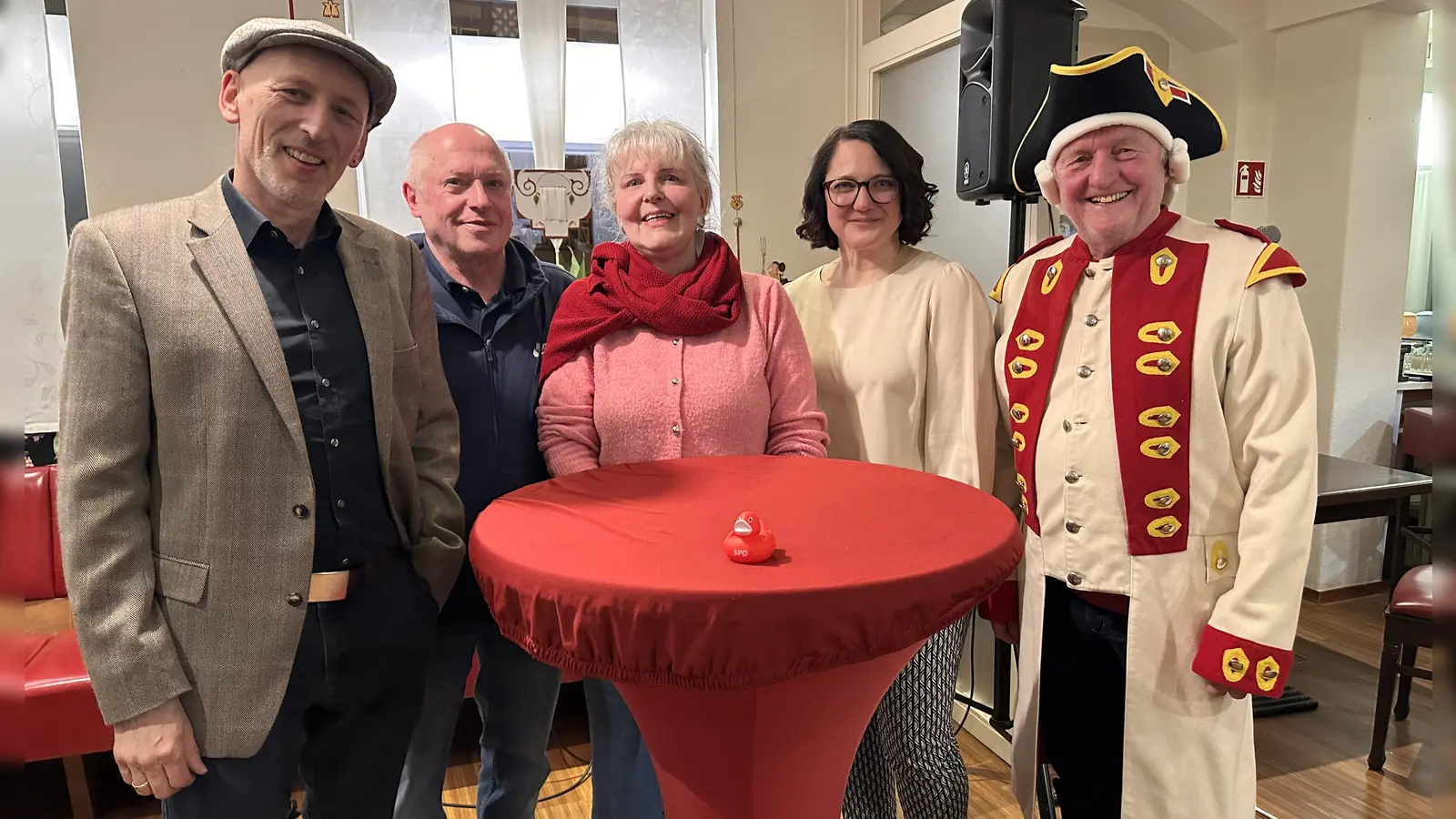 Sorgten für einen humorvollen Auftakt der Fastenzeit (von links): Peter Cahn, Friedemann Emmert, Elke Held, Anja Schmidt-Wagemann und „Bläserbub” Paul Beitzer. (Foto: Martina Haas)