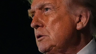 Trump sieht Chancen für diplomatische Lösung mit dem Iran. (Archivbild) (Foto: Julia Demaree Nikhinson/AP/dpa)