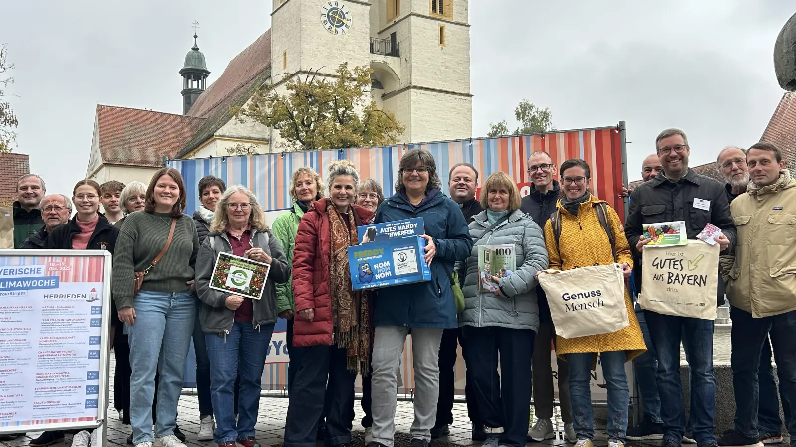 Viele Menschen und Organisationen beteiligen sich in Herrieden an der Aktion Fairer Handel. Bürgermeisterin Dorina Jechnerer sieht darin eine wichtige Aufgabe der Kommune. (Foto: Florian Pöhlmann)