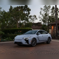 Erste Elektro-Limousine von Lexus: Mit der achten Generation des ES bringt Lexus erstmals eine vollelektrische Variante seiner Premium-Limousine auf den Markt. (Foto: Jade Nelson/Lexus/dpa-tmn)
