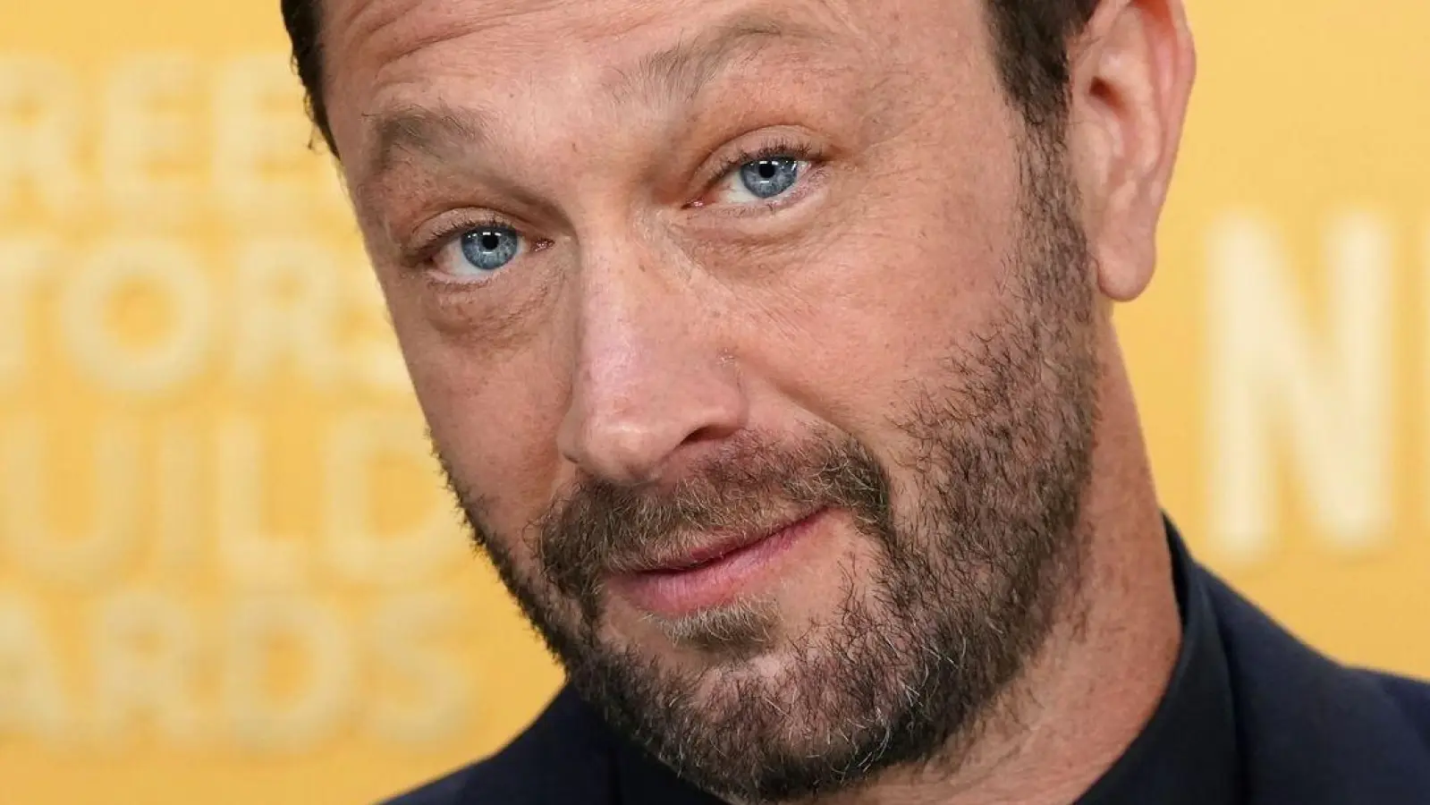 Ebon Moss-Bachrach spielt in der Sonderfolge zur Serie „The Bear“ mit. (Archivbild) (Foto: Jordan Strauss/Invision via AP/dpa)