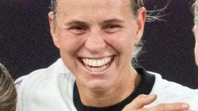 Das erlösende Tor für Deutschland: Torschützin Klara Bühl jubelt mit ihren Kolleginnen. (Foto: Marius Becker/dpa)