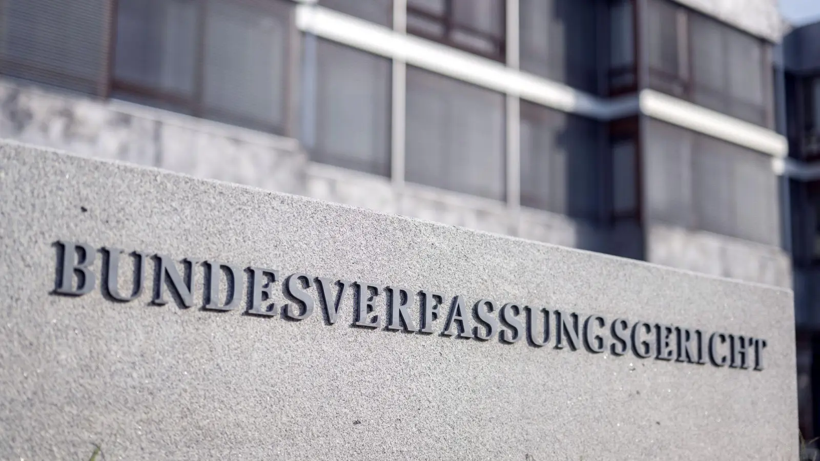 Das höchste deutsche Gericht hat eine Wohnungsdurchsuchung der bayerischen Behörden vor zwei Jahren in Nürnberg für verfassungswidrig erklärt (Archivbild).  (Foto: Uli Deck/dpa)