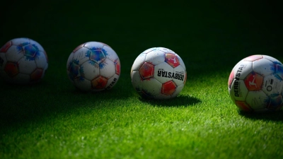 In der Landesliga feierte der TSC Neuendettelsau einen knappen Sieg. (Foto: Gregor Fischer/dpa)