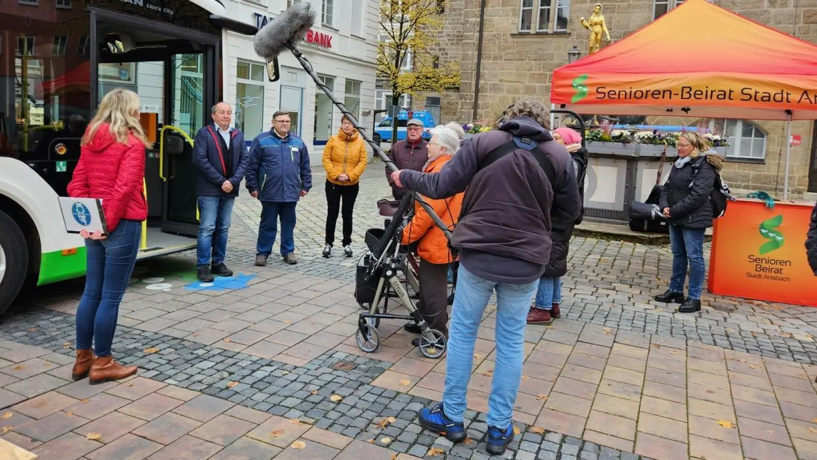 Mit vielen Aktionen macht der Seniorenbeirat in Ansbach von sich Reden - hier 2023 bei einem organisierten Fahrgasttraining. (Archivbild: Doris Voit)