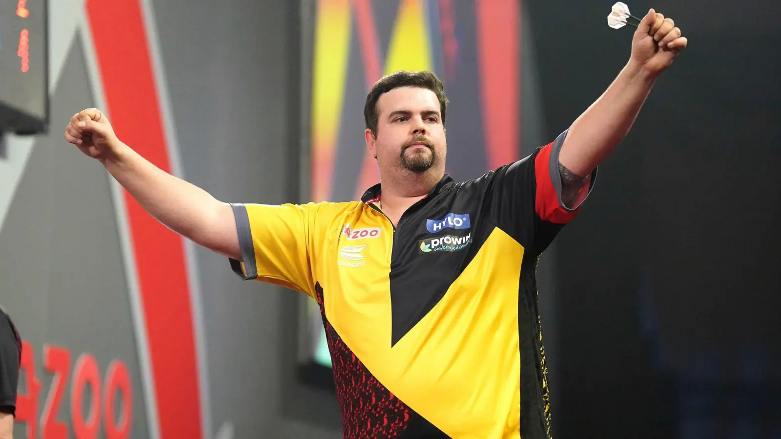 Hat sich bei der Darts-WM ins Halbfinale gespielt: Gabriel Clemens. (Foto: Zac Goodwin/PA Wire/dpa)