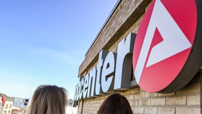 So bewerten Langzeitarbeitslose nach einer Studie ihre Besuche im Jobcenter. (Archivbild) (Foto: Jens Kalaene/dpa)