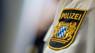 Die Polizisten fanden fünf Pakete Heroin im Gepäck des 31-Jährigen. (Symbolbild) (Foto: Daniel Löb/dpa)