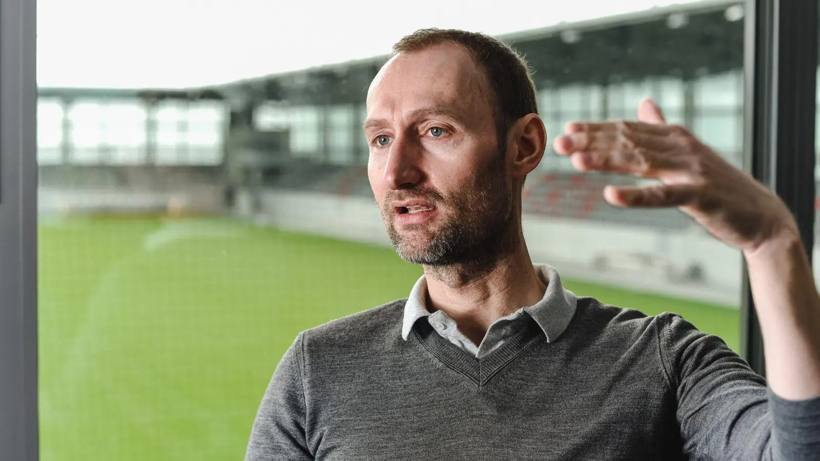 Der Leiter des Nachwuchsleistungszentrums des Fußball-Bundesligisten FC Bayern München: Jochen Sauer. (Foto: Andreas Gebert/dpa)