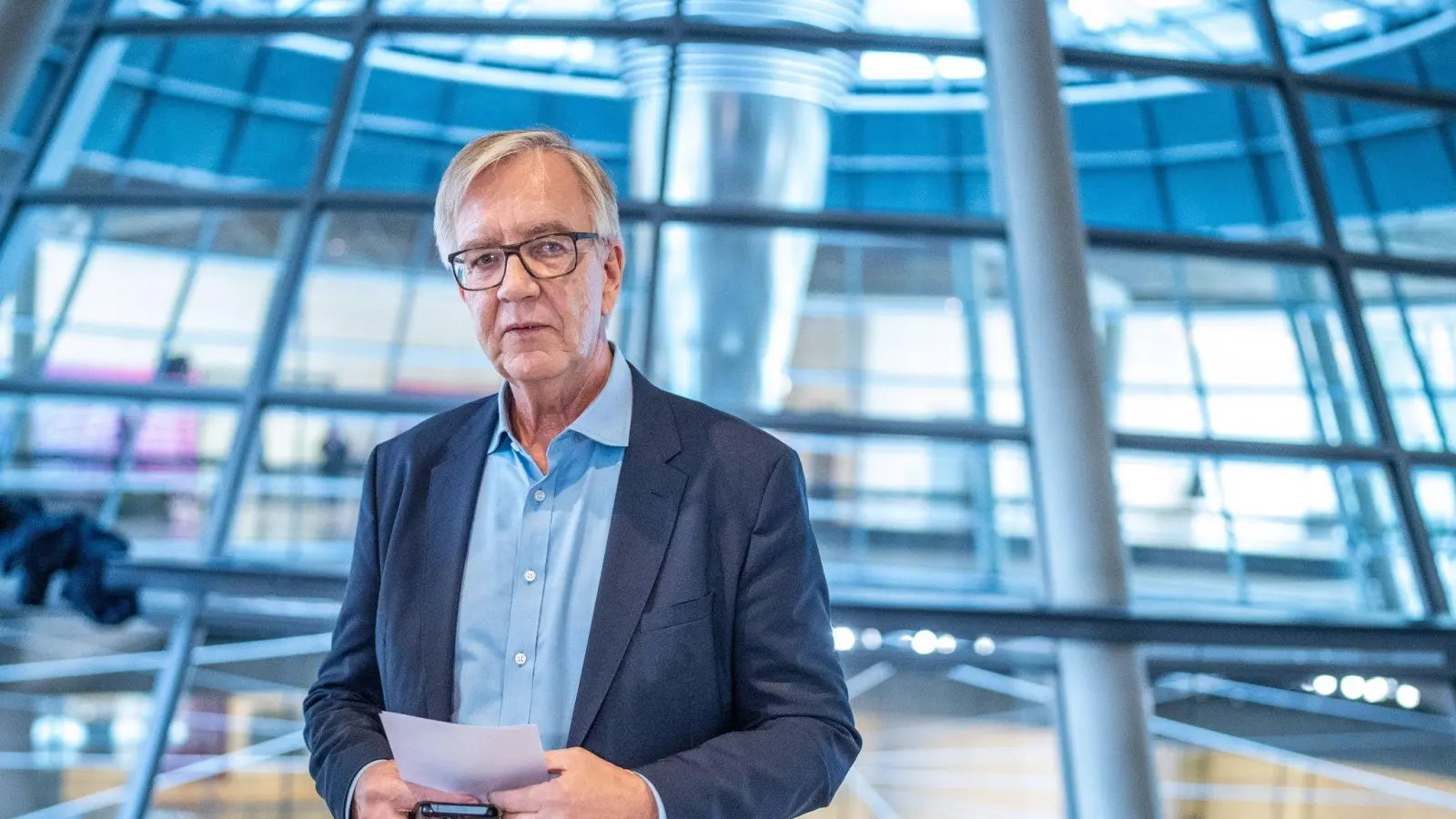 Dietmar Bartsch hat eine Idee, wie die Ampel-Koalition ihre Finanzsorgen angehen könnte: eine „Klimareichensteuer“. (Foto: Michael Kappeler/dpa)