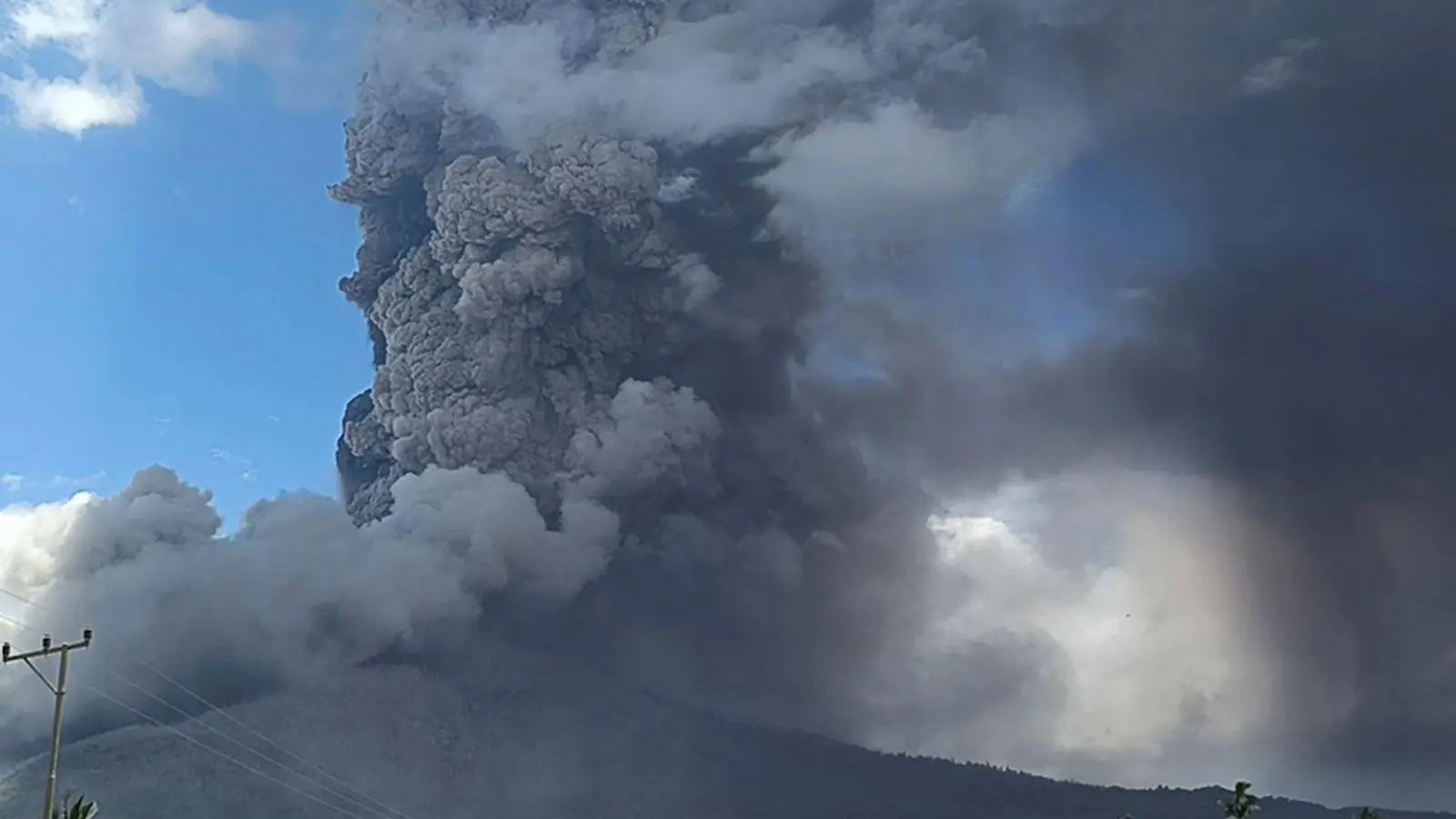 Der Vulkan macht Experten zunehmend Sorge. (Foto: Uncredited/AP)