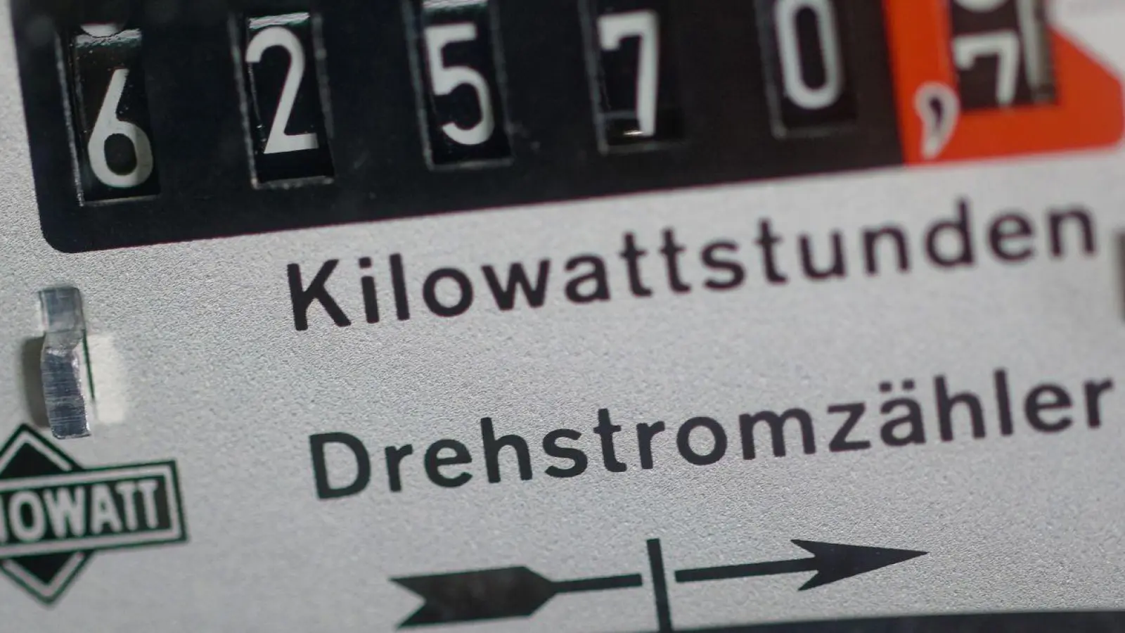 Je nach Bundesland müssen Bürgerinnen und Bürger einen unterschiedlich hohen Anteil ihres Einkommens für Strom und Gas aufwenden. (Foto: Henning Kaiser/dpa)