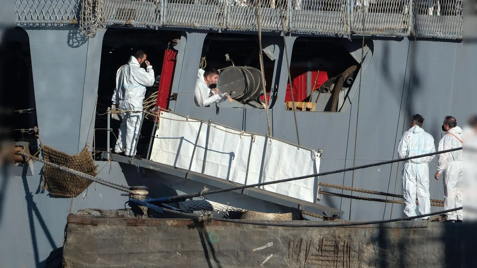 Ein italienisches Gericht erklärte die Inhaftierung von Mittelmeer-Flüchtlingen in Albanien für unzulässig. (Foto: Archiv) (Foto: Vlasov Sulaj/AP/dpa)