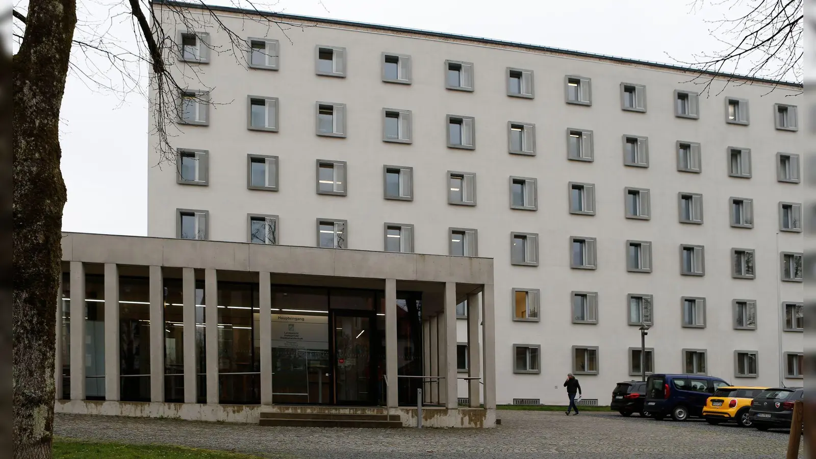 Das Landgericht Traunstein verhandelt gegen zwei Männer unter anderem wegen erpresserischen Menschenraubes. (Symbolbild)  (Foto: Uwe Lein/dpa)