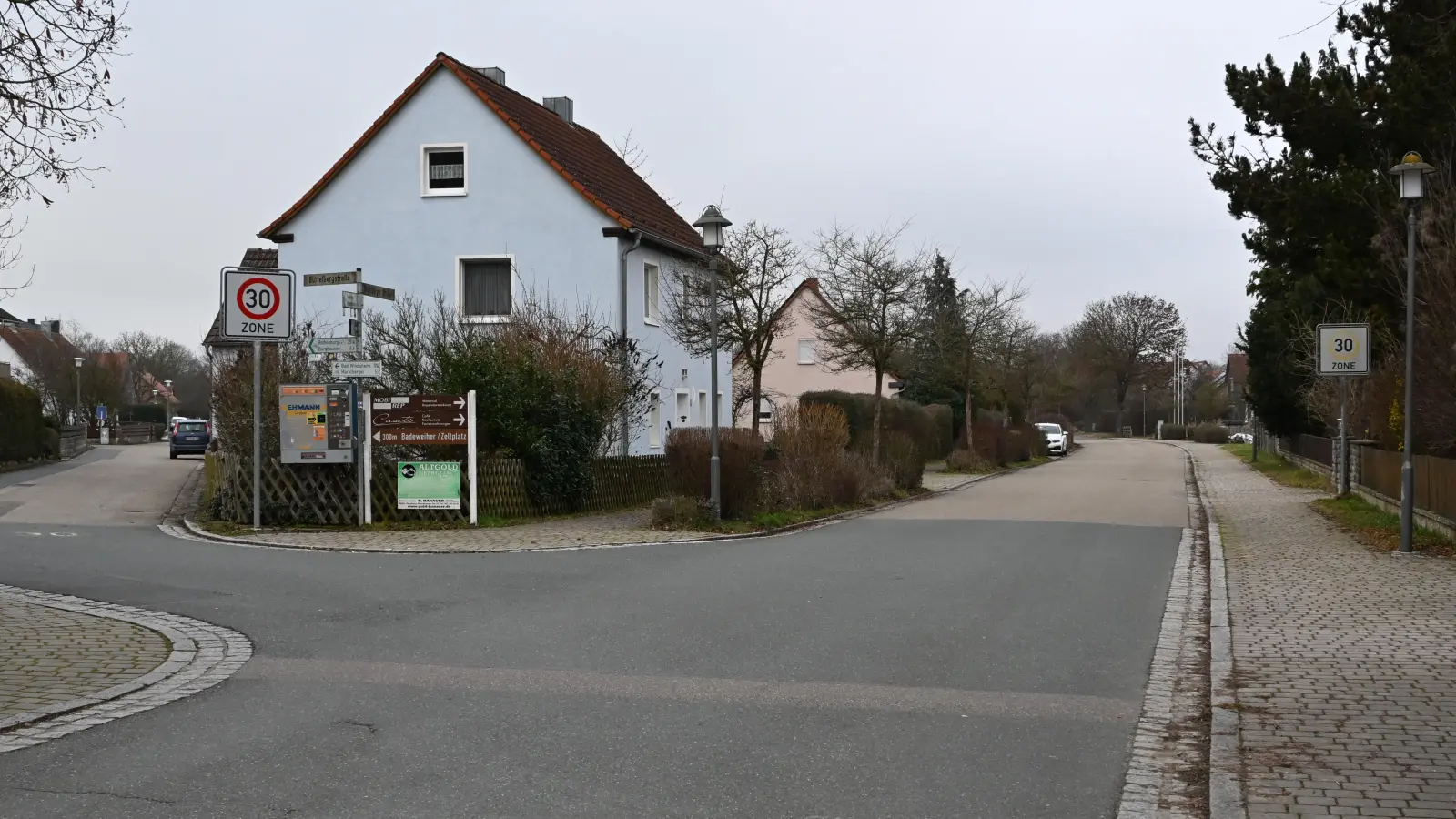 Tempo 30: Fehlanzeige. Die von der Gemeinde Oberdachstetten durchgeführten Geschwindigkeitsmessungen zeigten teils rücksichtslose Raserei. (Foto: Peter Pickel)