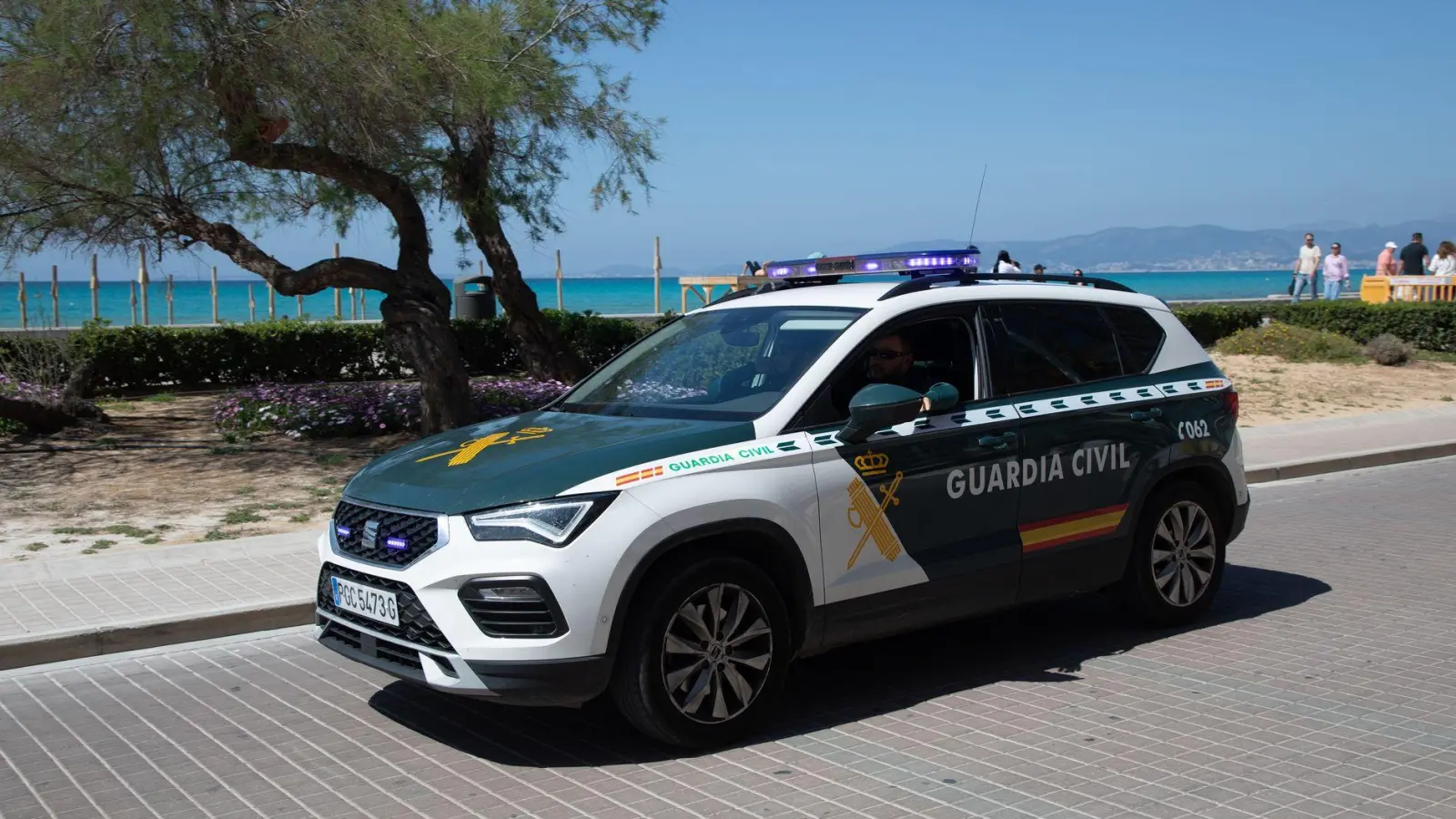 Die spanische Polizeieinheit Guardia Civil hat auf Teneriffa einen Deutschen unter dem Verdacht festgenommen, seine Mutter erschossen zu haben. (Symbolbild) (Foto: Clara Margais/dpa)