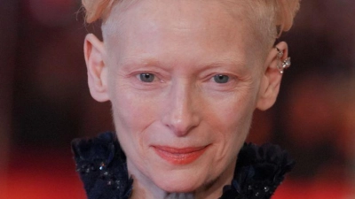 Tilda Swinton wird dieses Jahr mit dem Goldenen Ehrenbären der Berlinale geehrt.  (Foto: Soeren Stache/dpa)