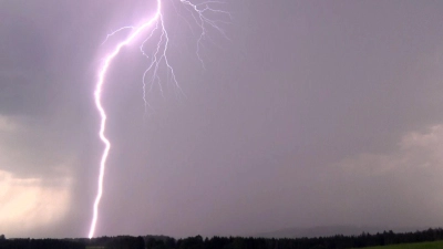 Blitze haben in Griechenland mindestens zehn Waldbrände verursacht. (Symbolbild) (Foto: Bernd März/dpa)